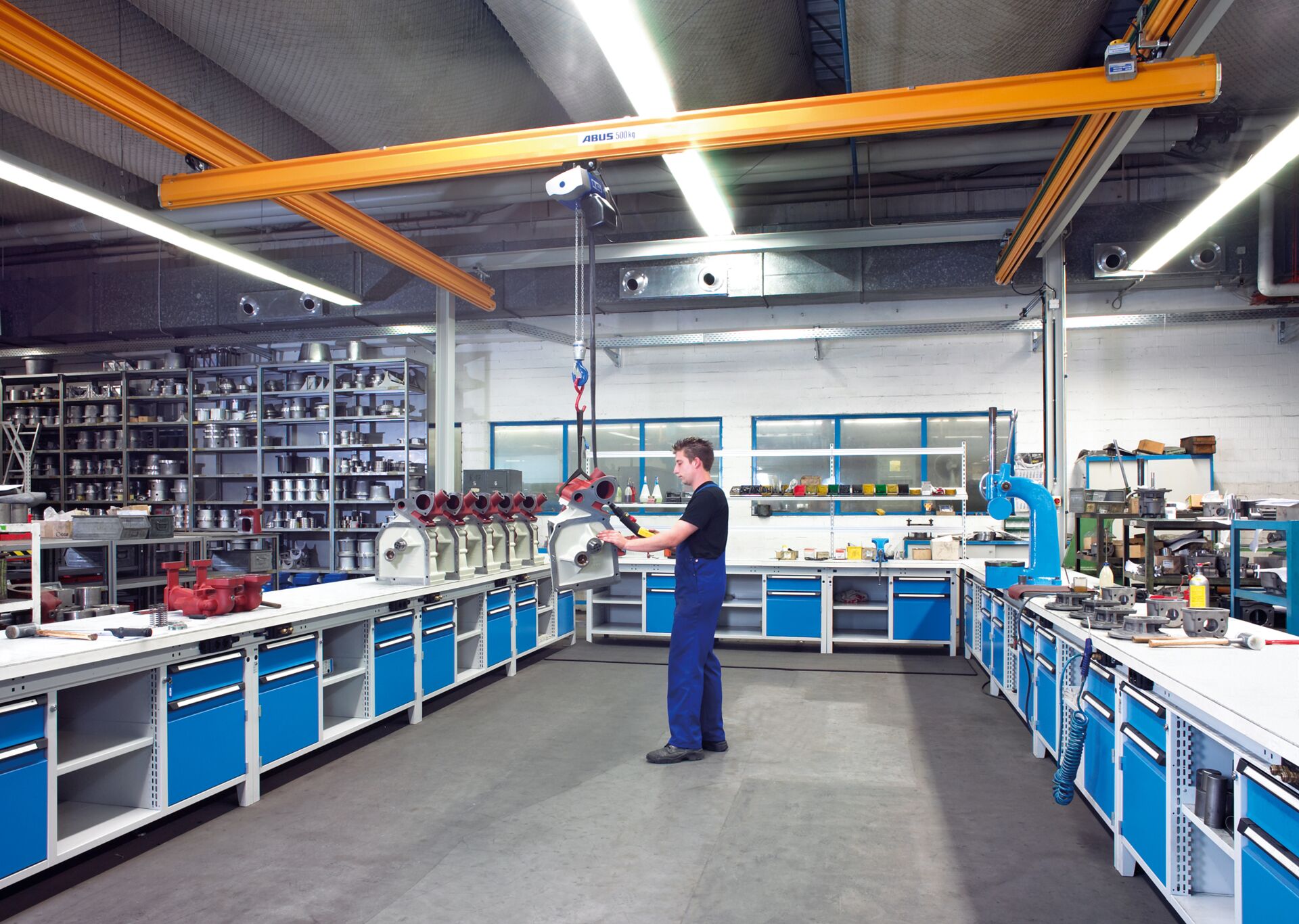 Aufnahme von Industriemöbel für Produktionsbetrieb & Werkstatt
