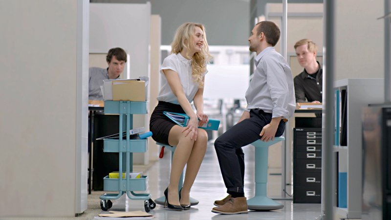UPis Office - bewegliche & ergonomische Industriehocker
