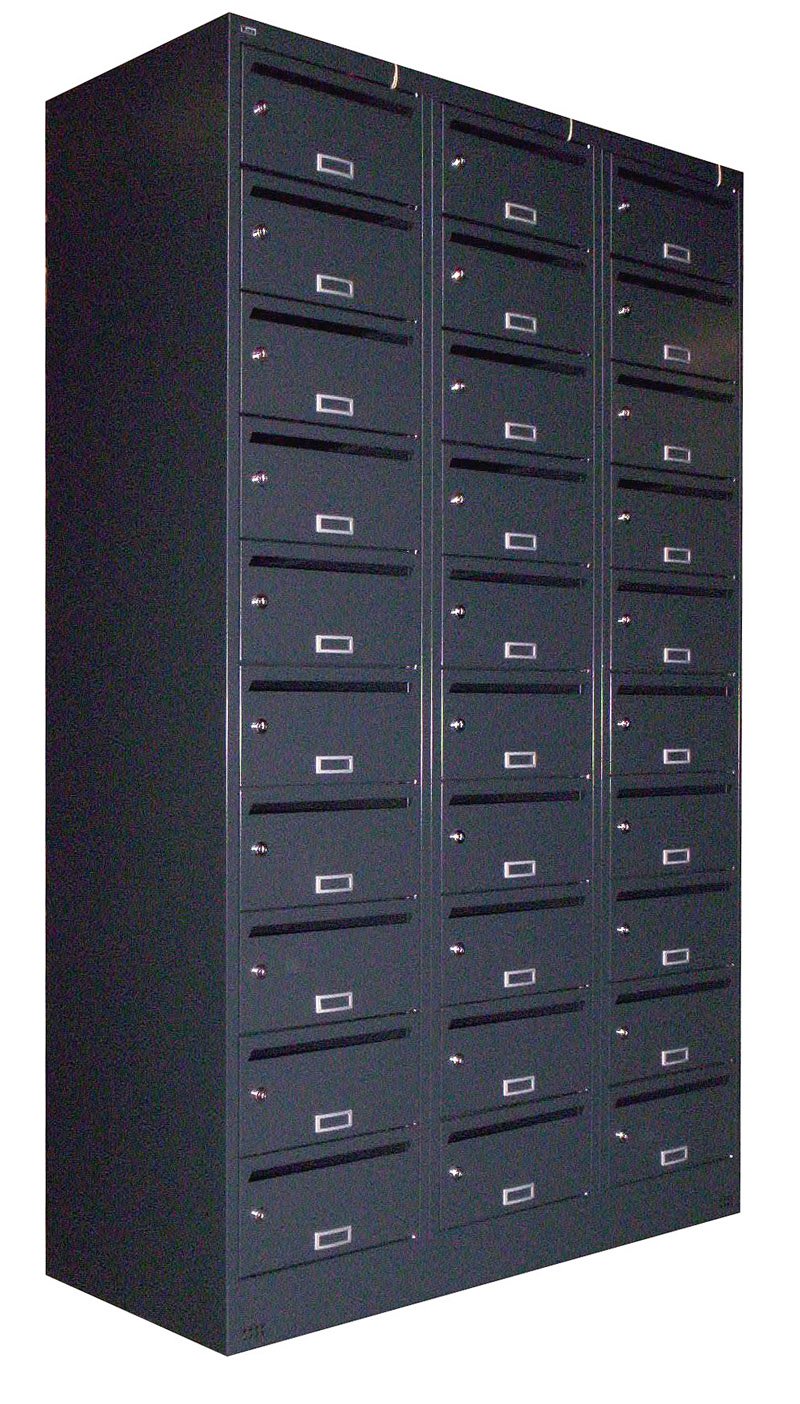 Industriemöbel - Postschrank aus Metall