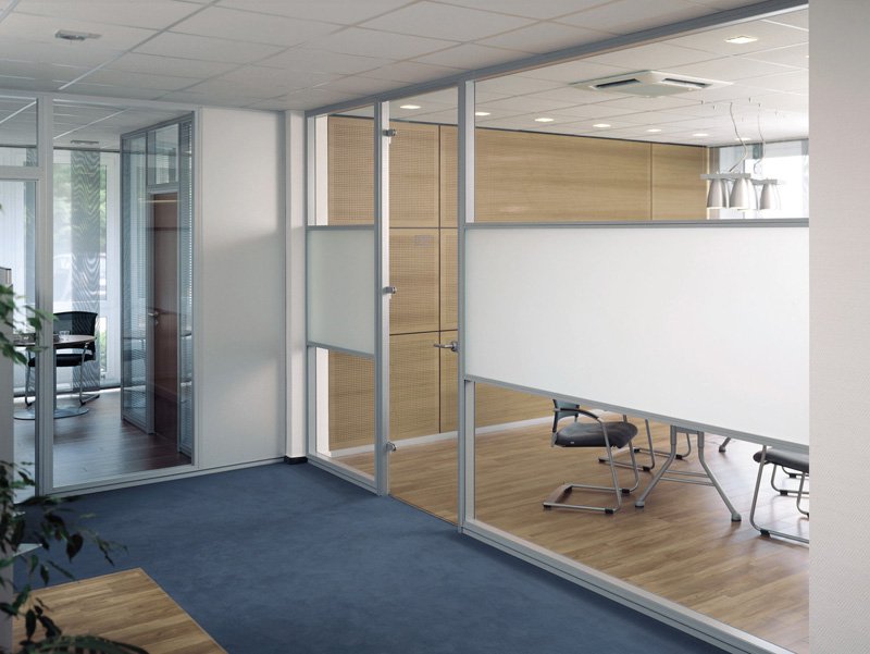 Assmann - Glastrennwand zur Schalldämmung im Büro